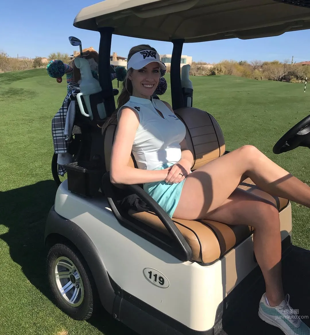 Paige Spiranac- 最性感的高爾夫球員 34