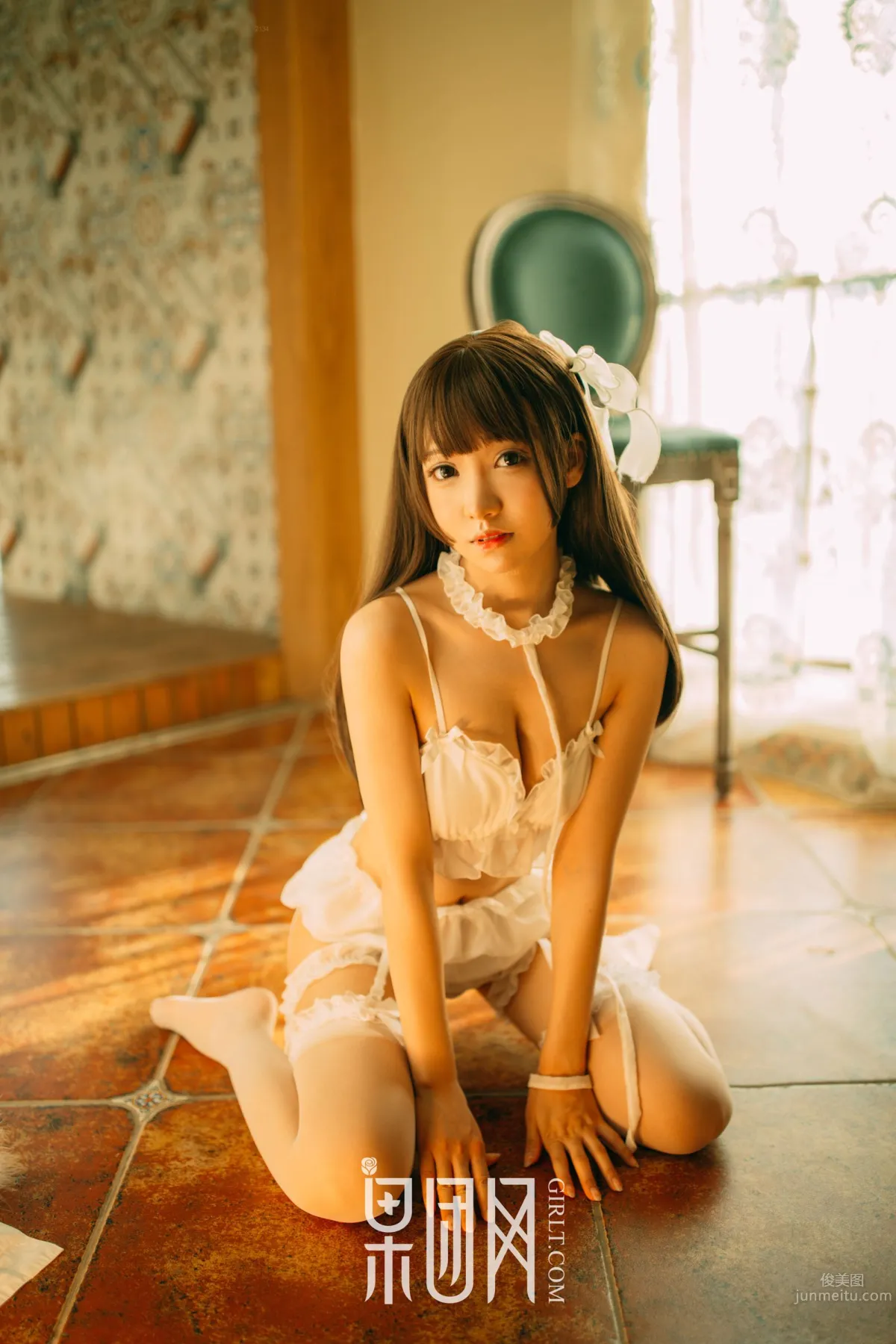 白絲男人斬！蘿莉真空上陣化身調皮小女仆 12