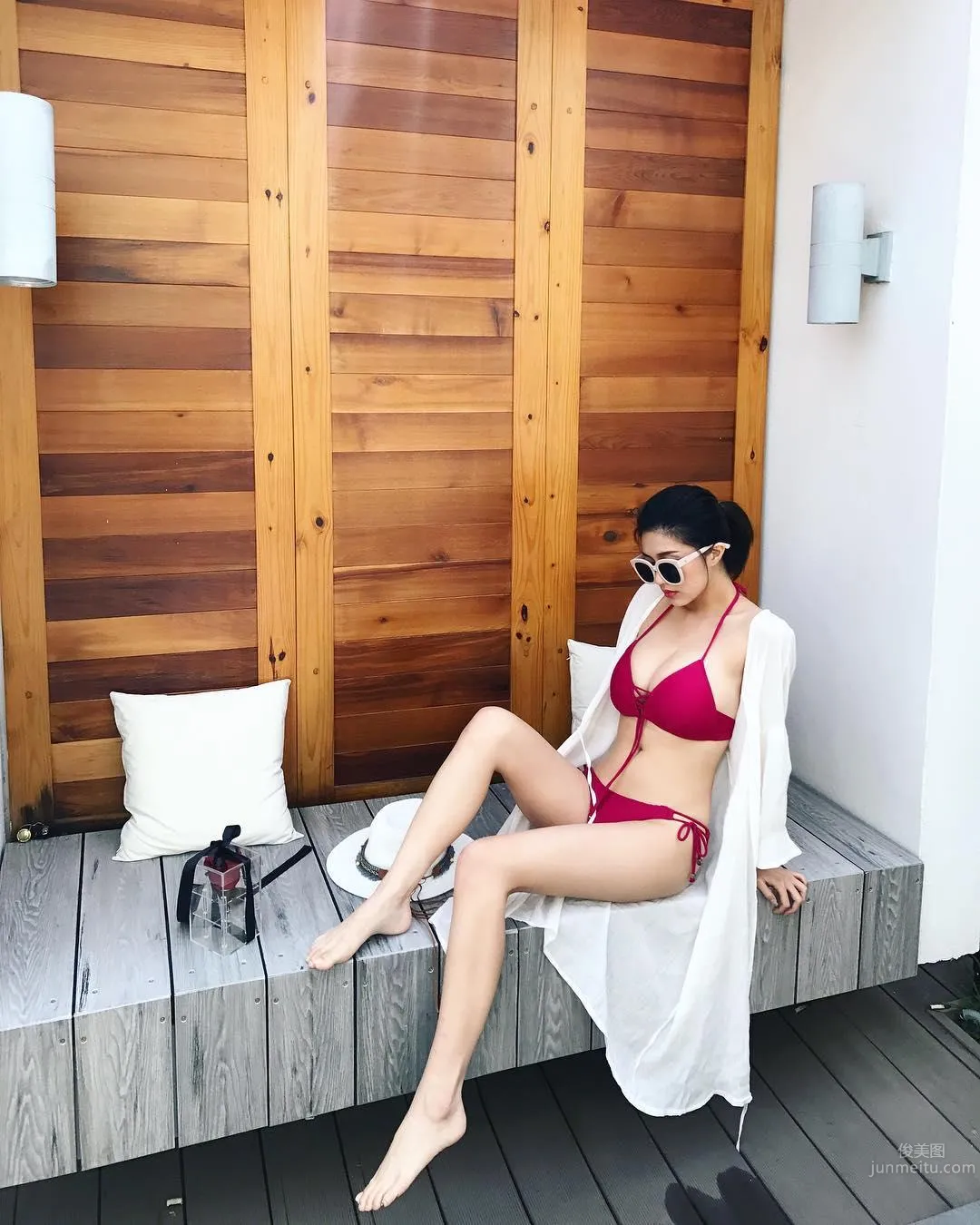優質台灣正妹San珊珊 渾圓美胸比基尼下更白皙 17