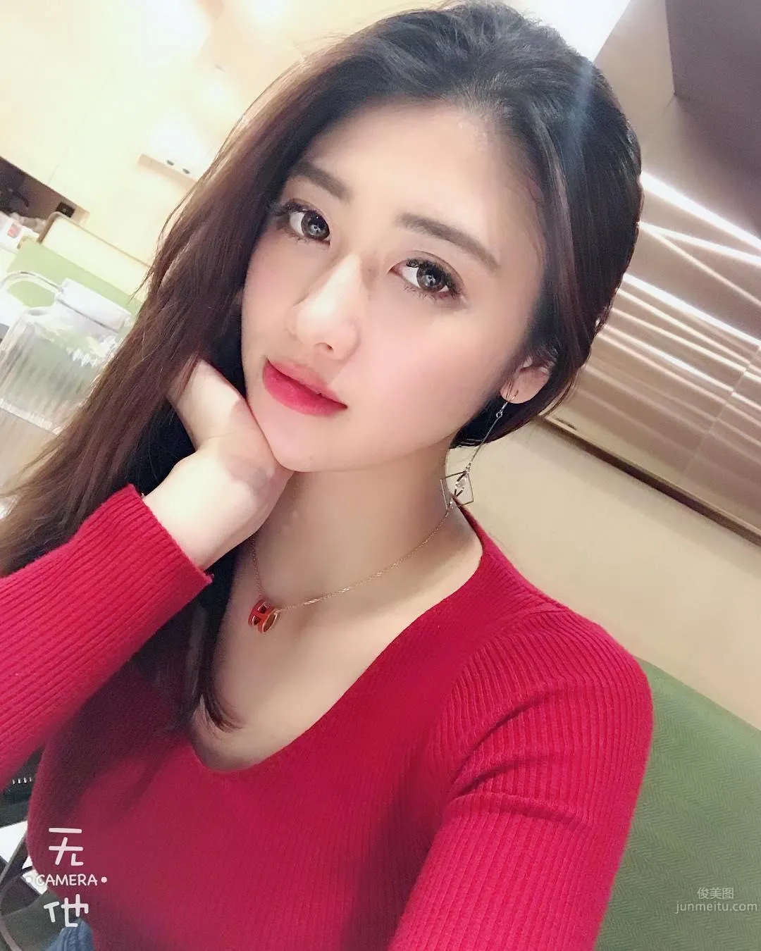 何季珍Kelly，大眼美胸正妹，網友驚呼「太美了！」 16