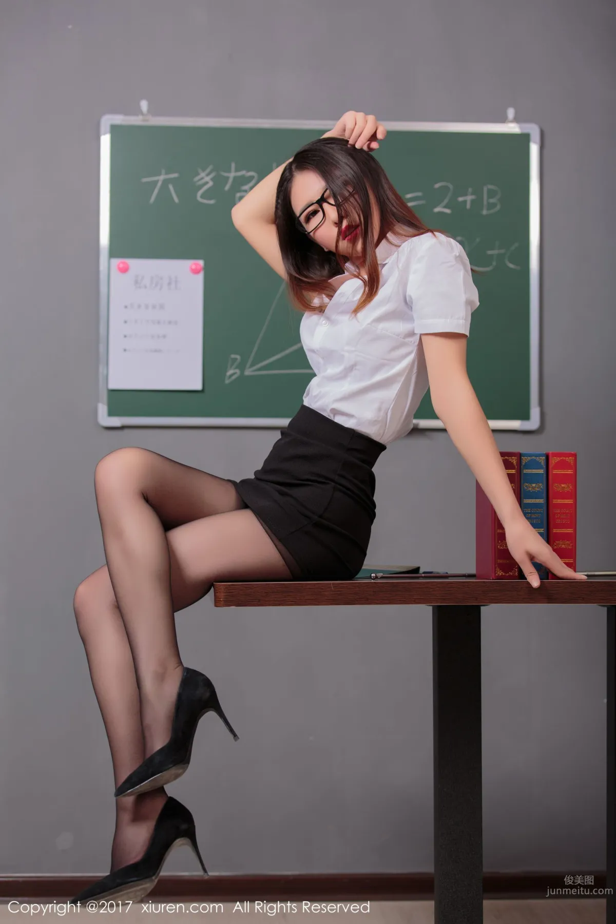教師OL糖果兒 制服黑絲教鞭 15