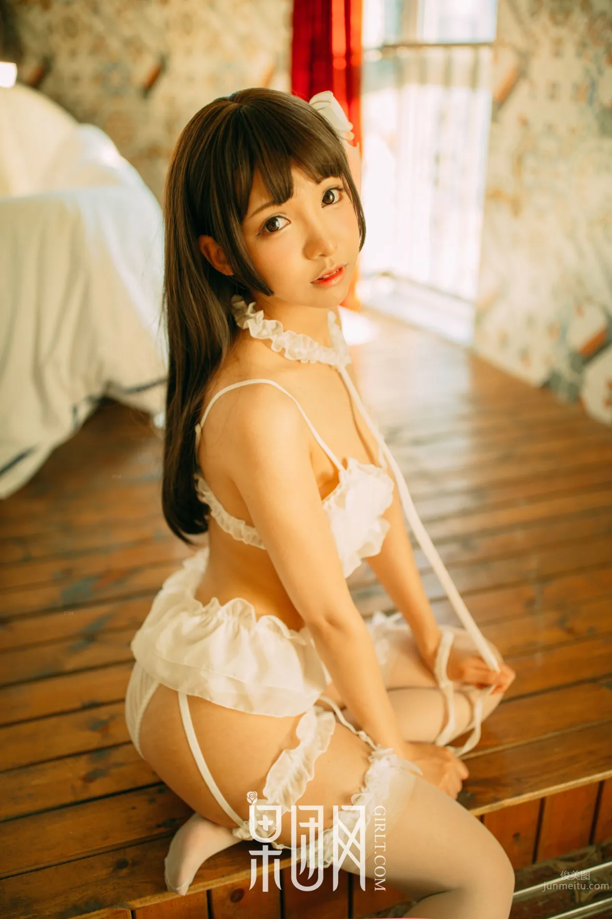 白絲男人斬！蘿莉真空上陣化身調皮小女仆 24