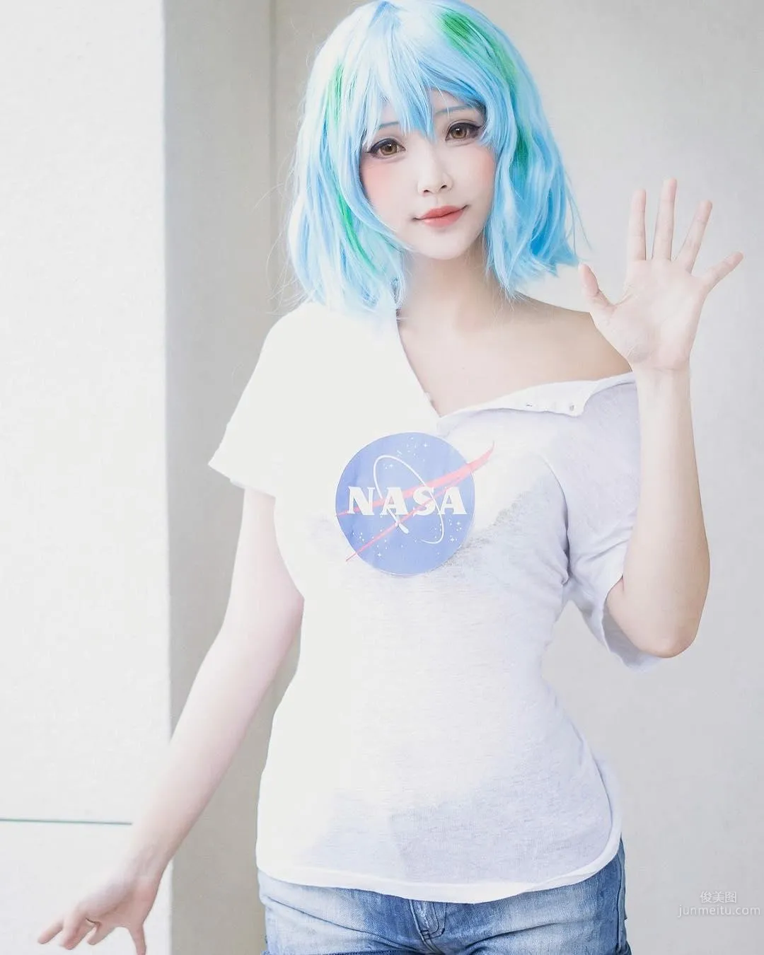 電玩美少女Hana Dinh，這樣的身材你喜歡嗎？ 38