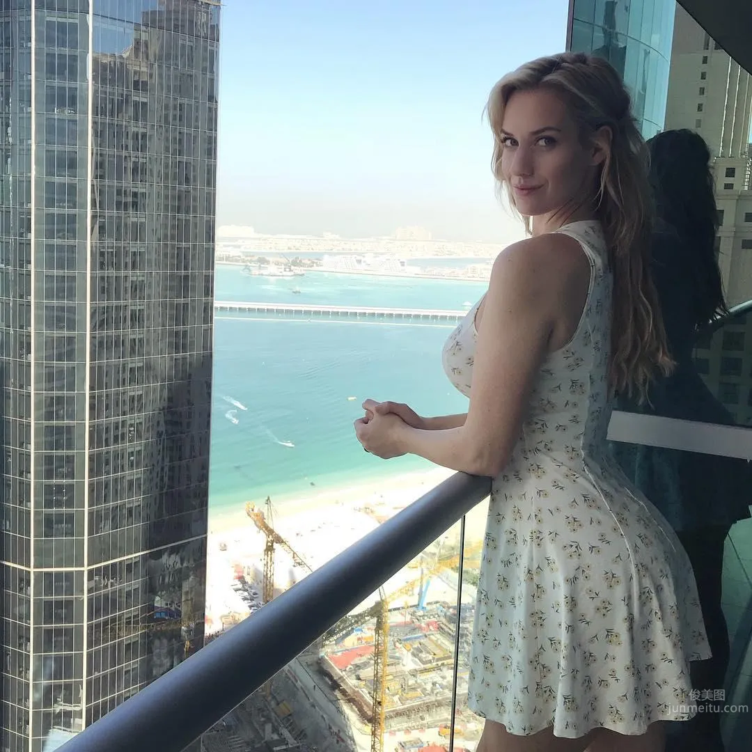 Paige Spiranac- 最性感的高爾夫球員 31