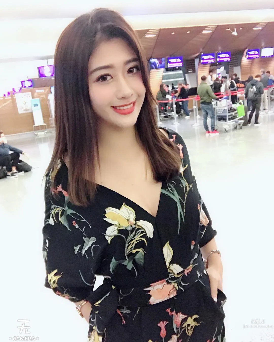 何季珍Kelly，大眼美胸正妹，網友驚呼「太美了！」 4