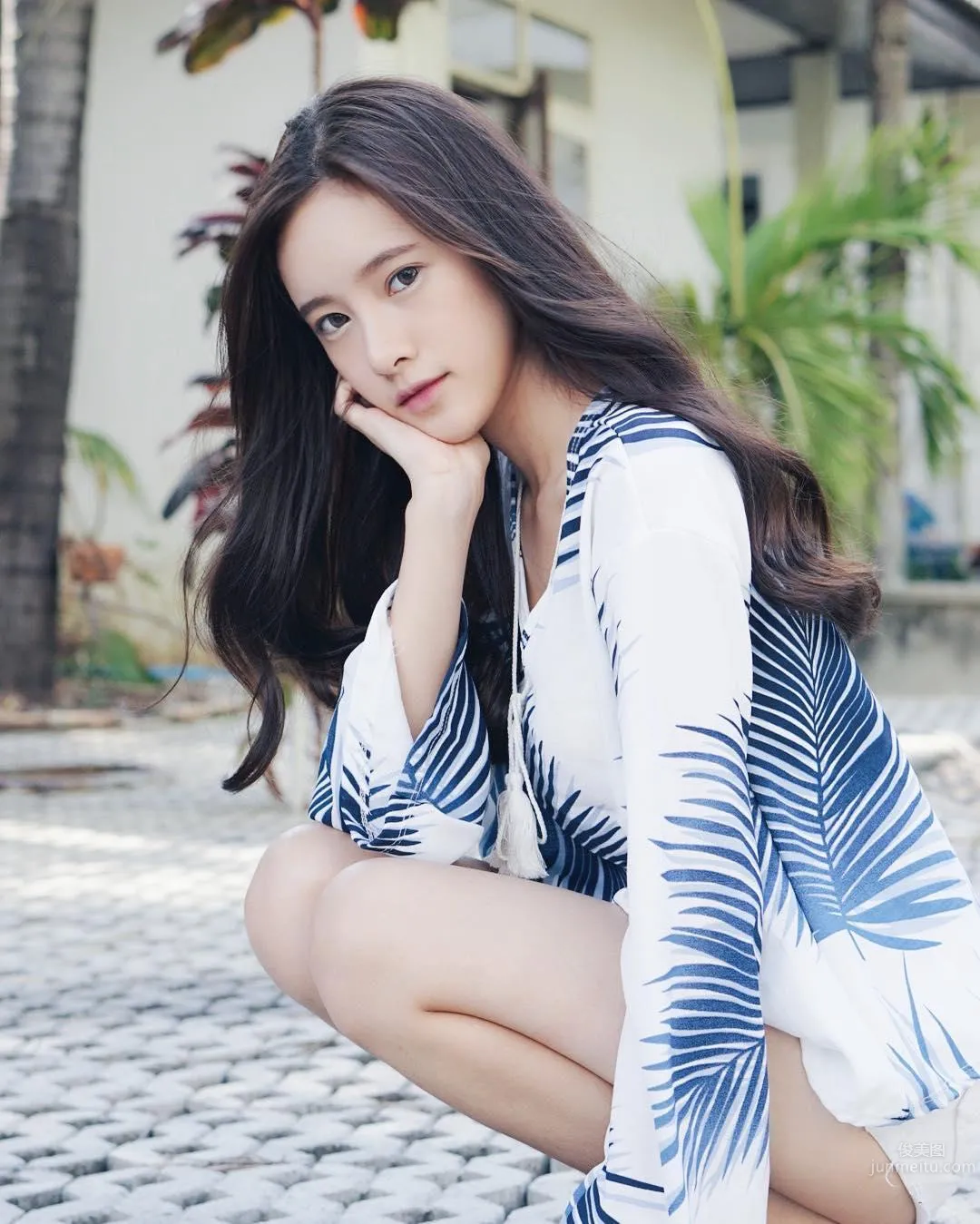 氣質空靈「鄰家正妹」讓人看出神了！白嫩大長腿太吸睛，天菜的完美标準！ 3