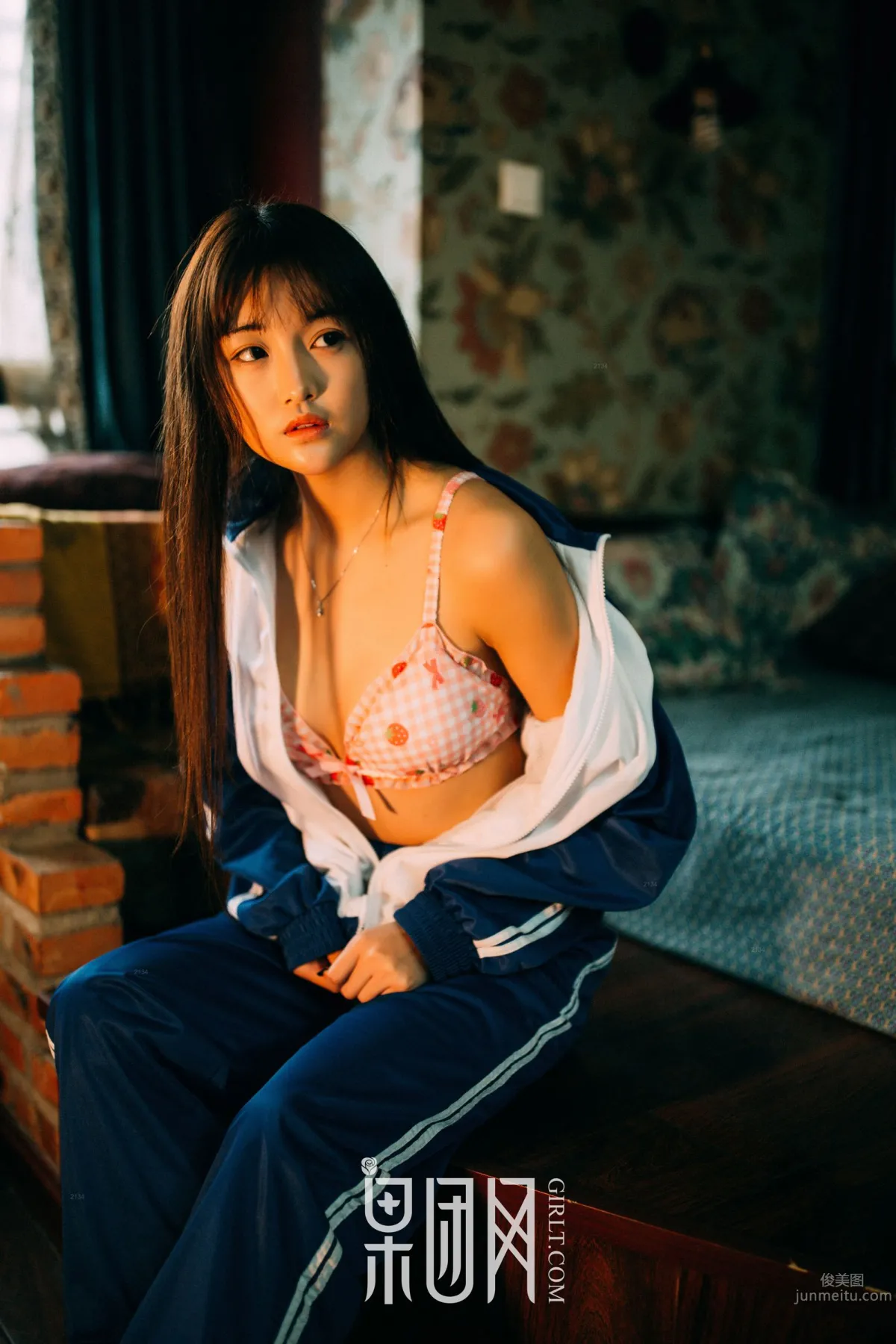 学生妹妹的校服风情！_10