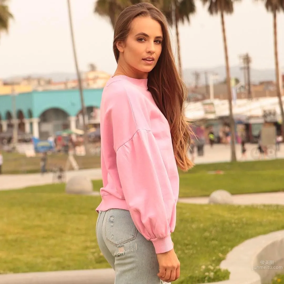Rachel DeMita- 顔藝俱佳的美女籃球主播 14