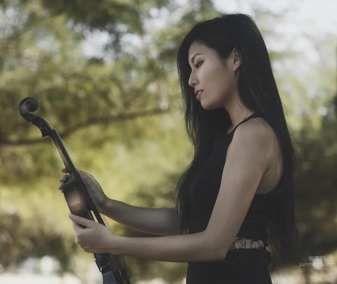 甜美又霸氣！陳翎瑀超自信笑容加上火辣身材，女王就決定是妳！ 17