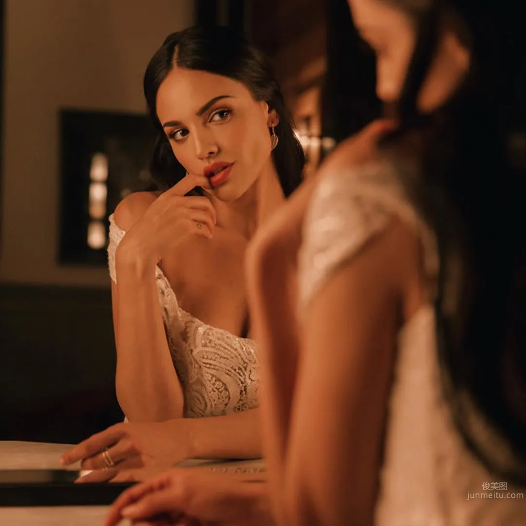 Eiza Gonzalez- 紅地毯上的「黃道」美人 20