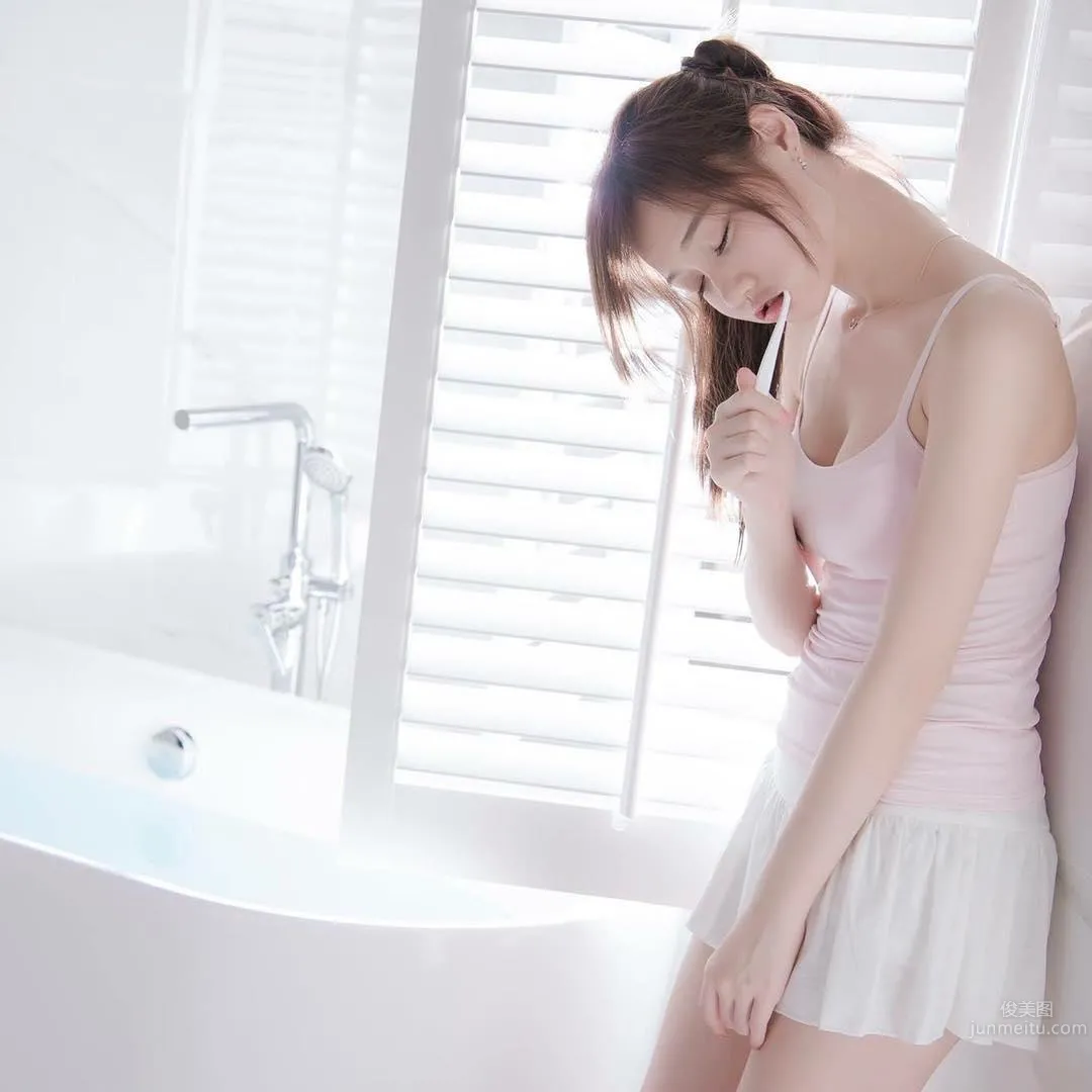 超可愛！甜美系「白皙美胸正妹」極品身材好犯規！ 12