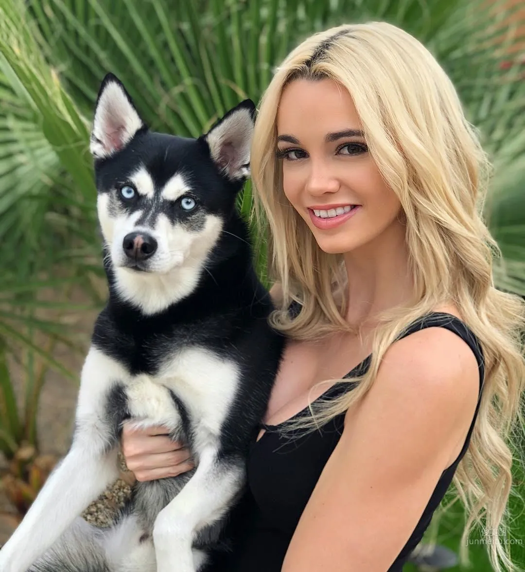 美國甜心「Caitlin Arnett 」 前凸後翹S曲線好誘人! 18