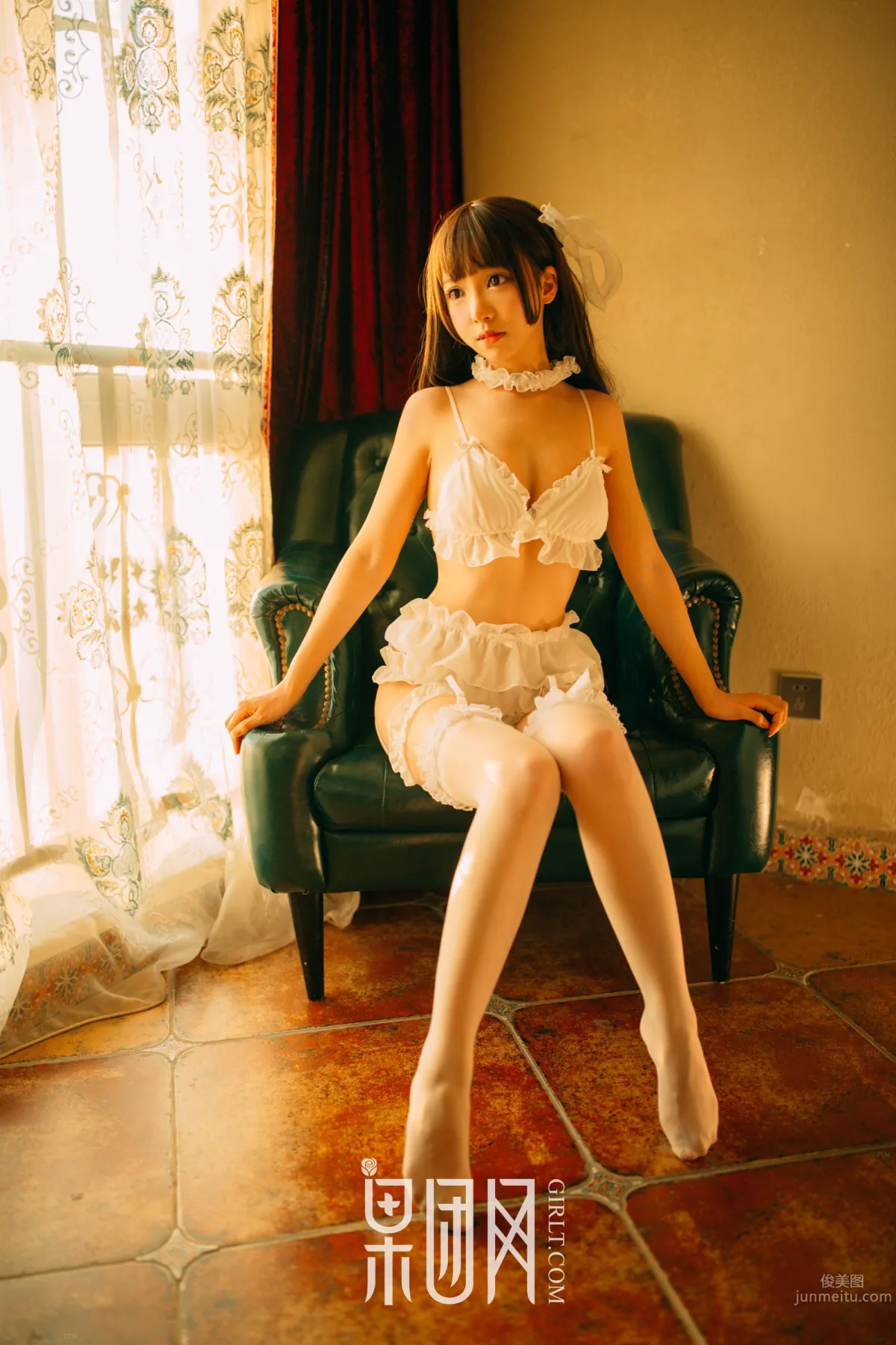 白絲男人斬！蘿莉真空上陣化身調皮小女仆 36