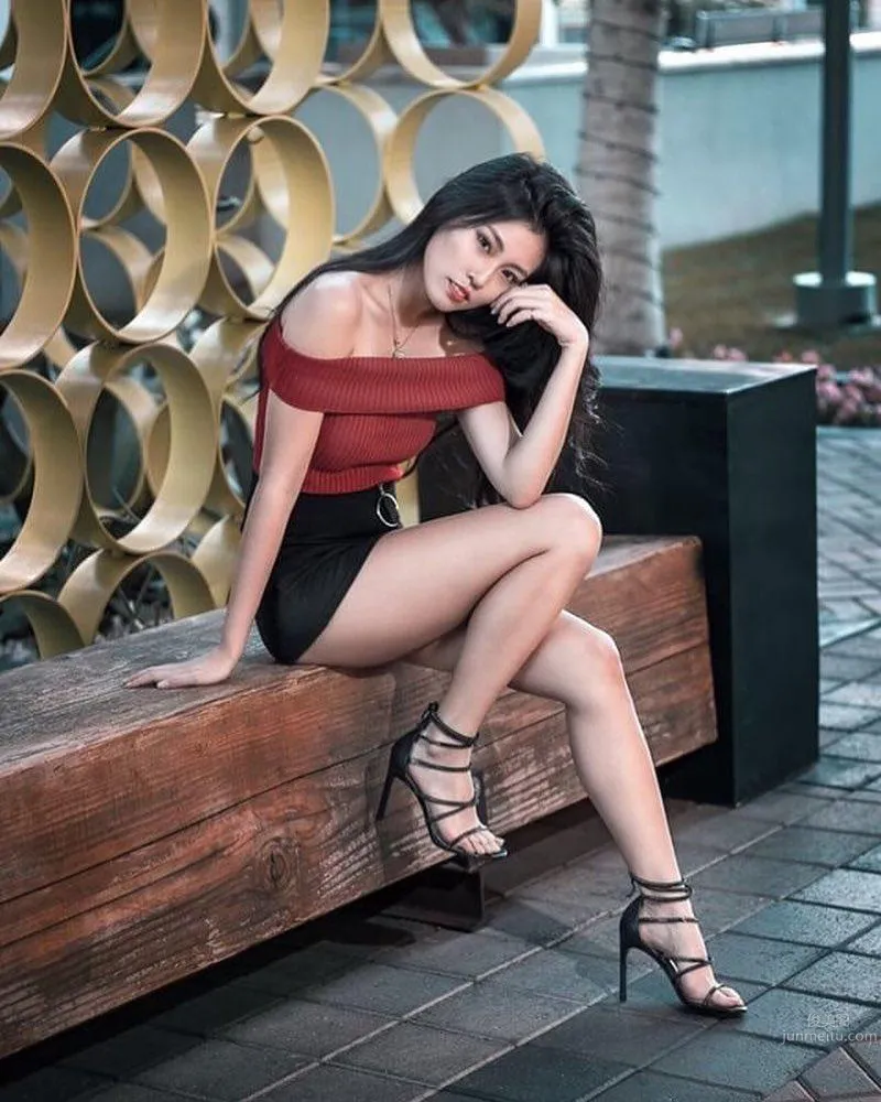甜美又霸氣！陳翎瑀超自信笑容加上火辣身材，女王就決定是妳！ 37