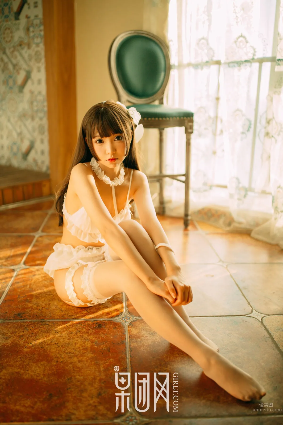 白絲男人斬！蘿莉真空上陣化身調皮小女仆 11