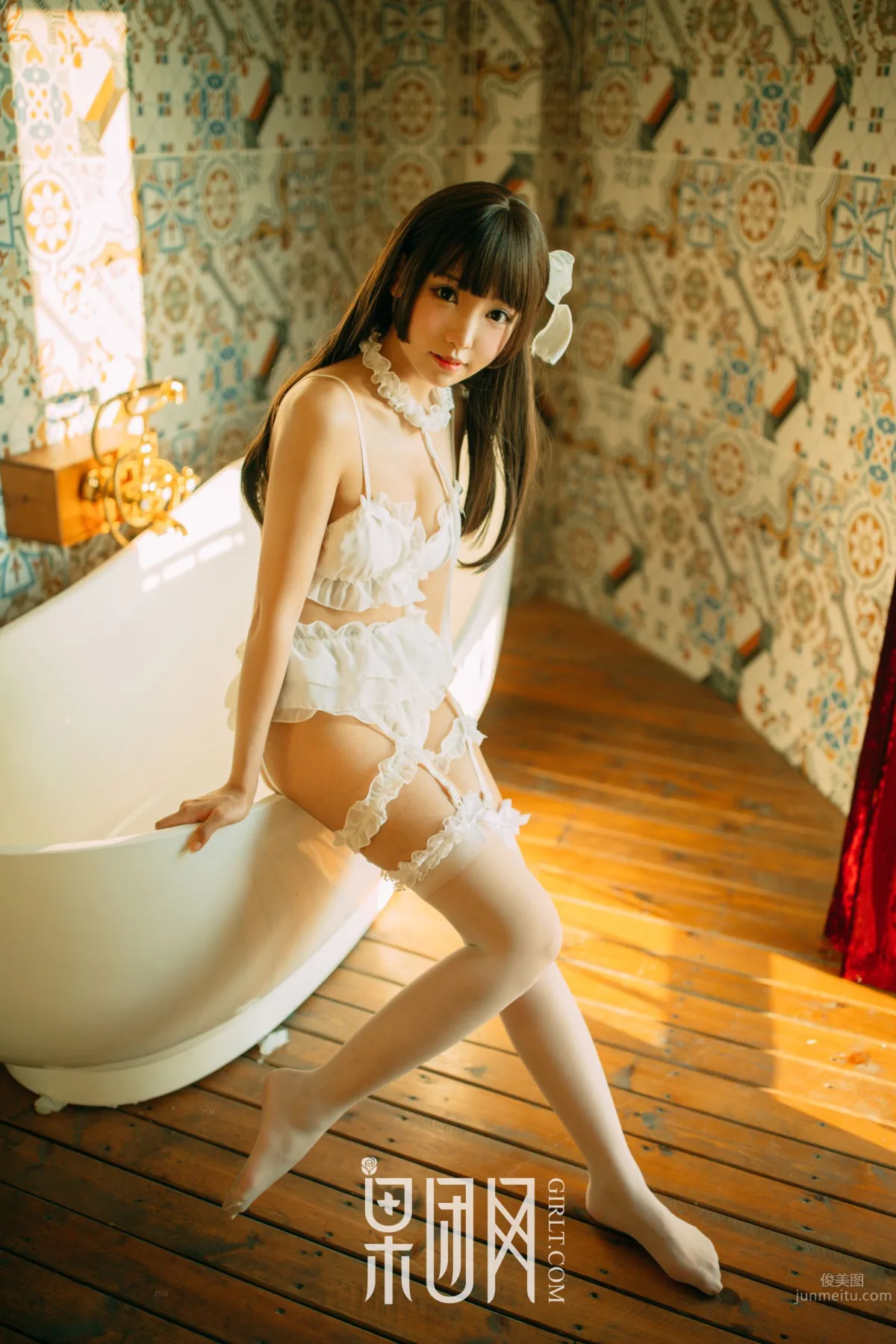 白絲男人斬！蘿莉真空上陣化身調皮小女仆 15