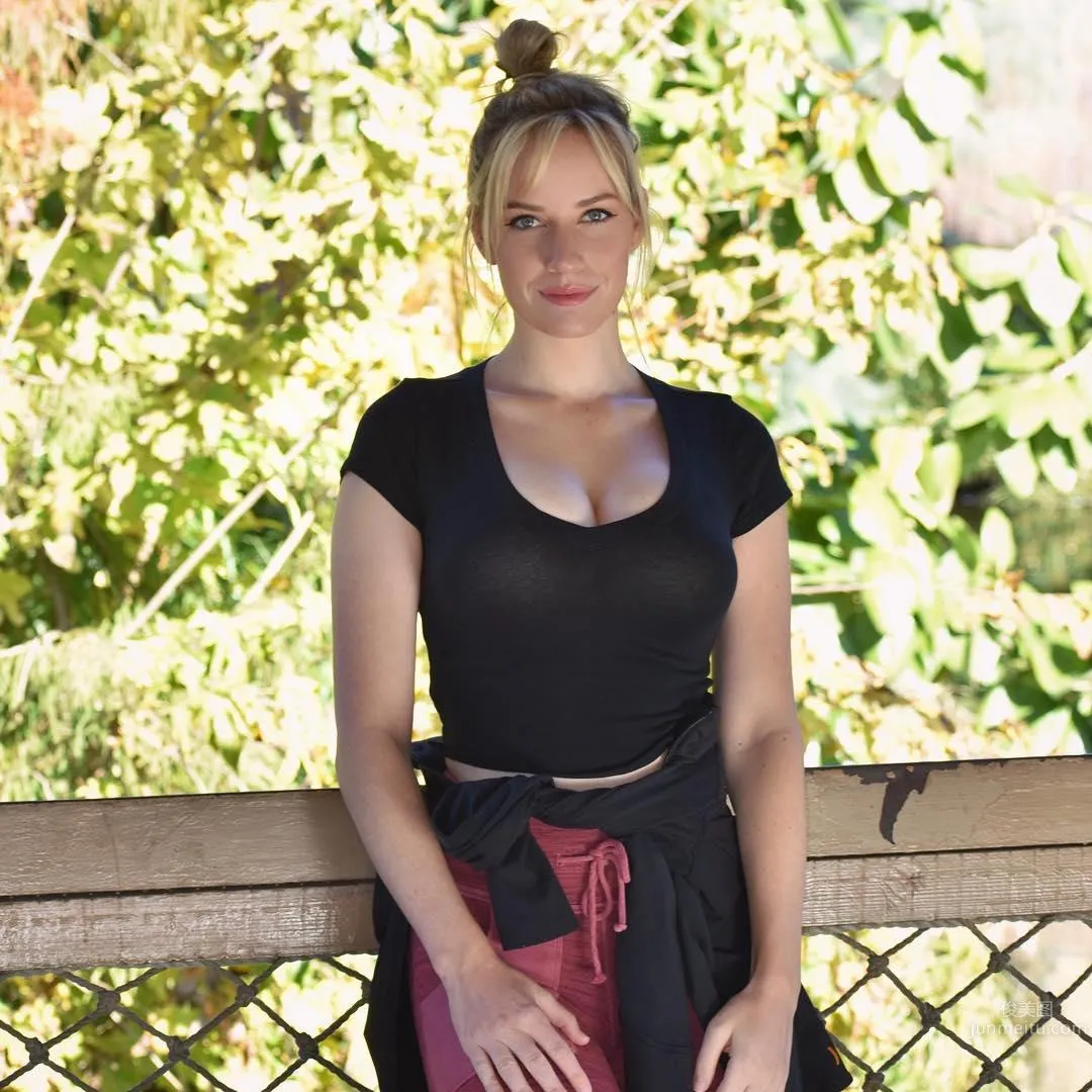 Paige Spiranac- 最性感的高爾夫球員 27