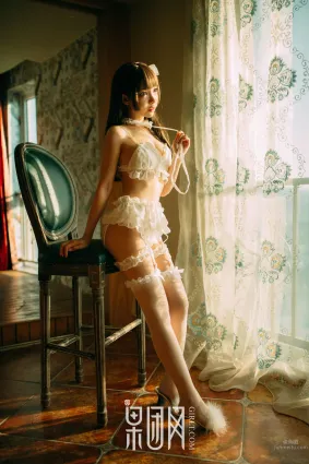 白絲男人斬！蘿莉真空上陣化身調皮小女仆