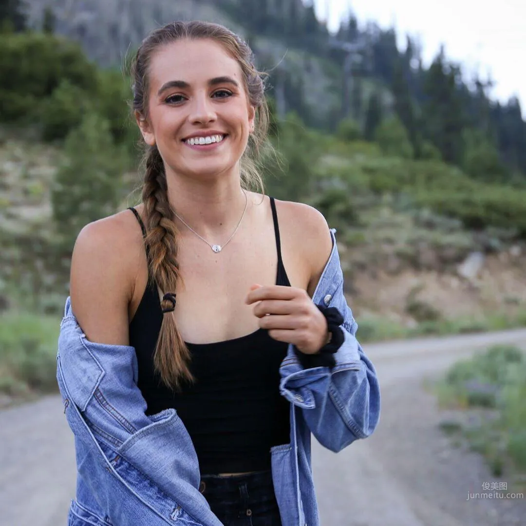 Rachel DeMita- 顔藝俱佳的美女籃球主播 20