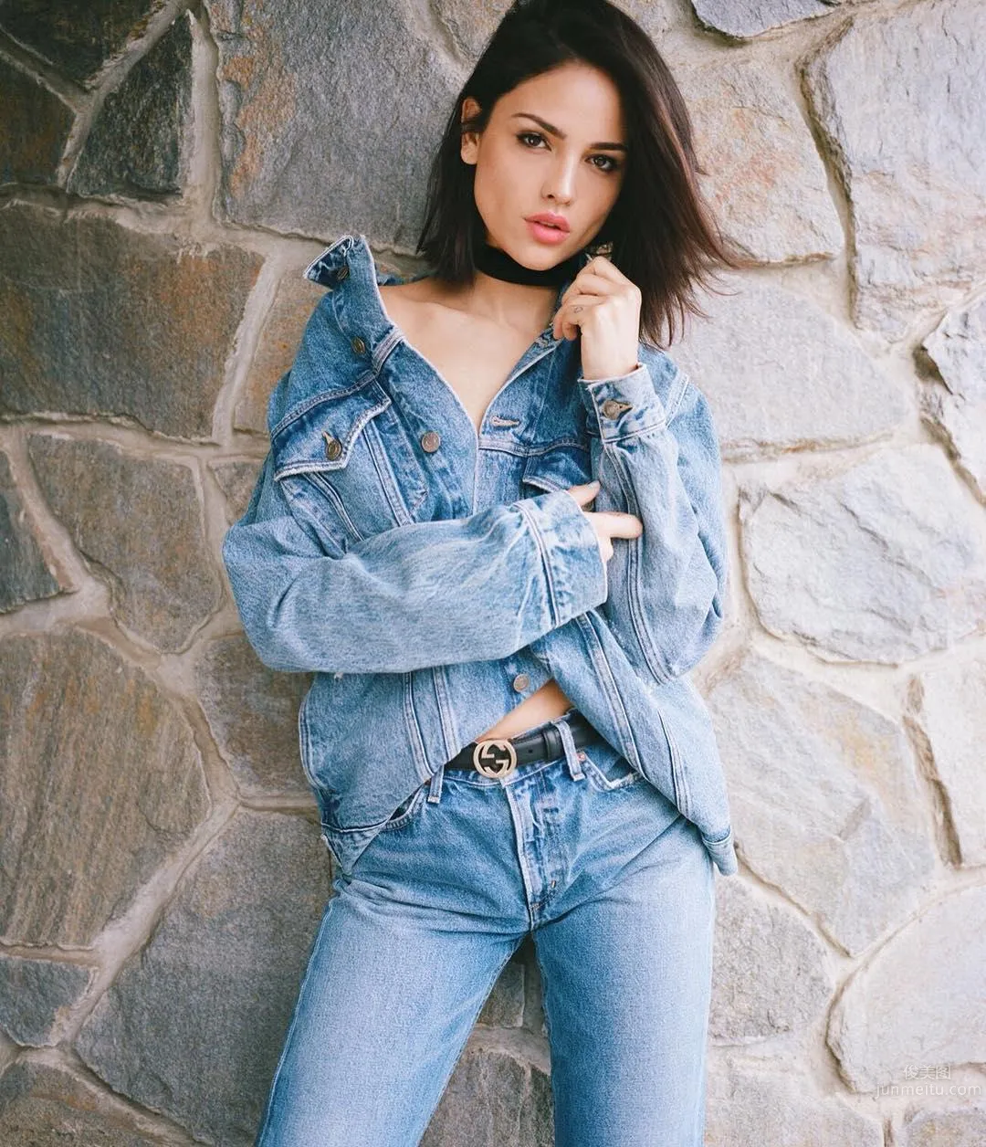 Eiza Gonzalez- 紅地毯上的「黃道」美人 23