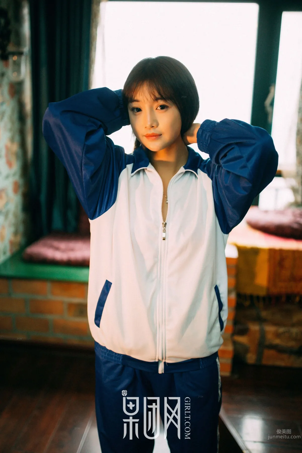 学生妹妹的校服风情！_0