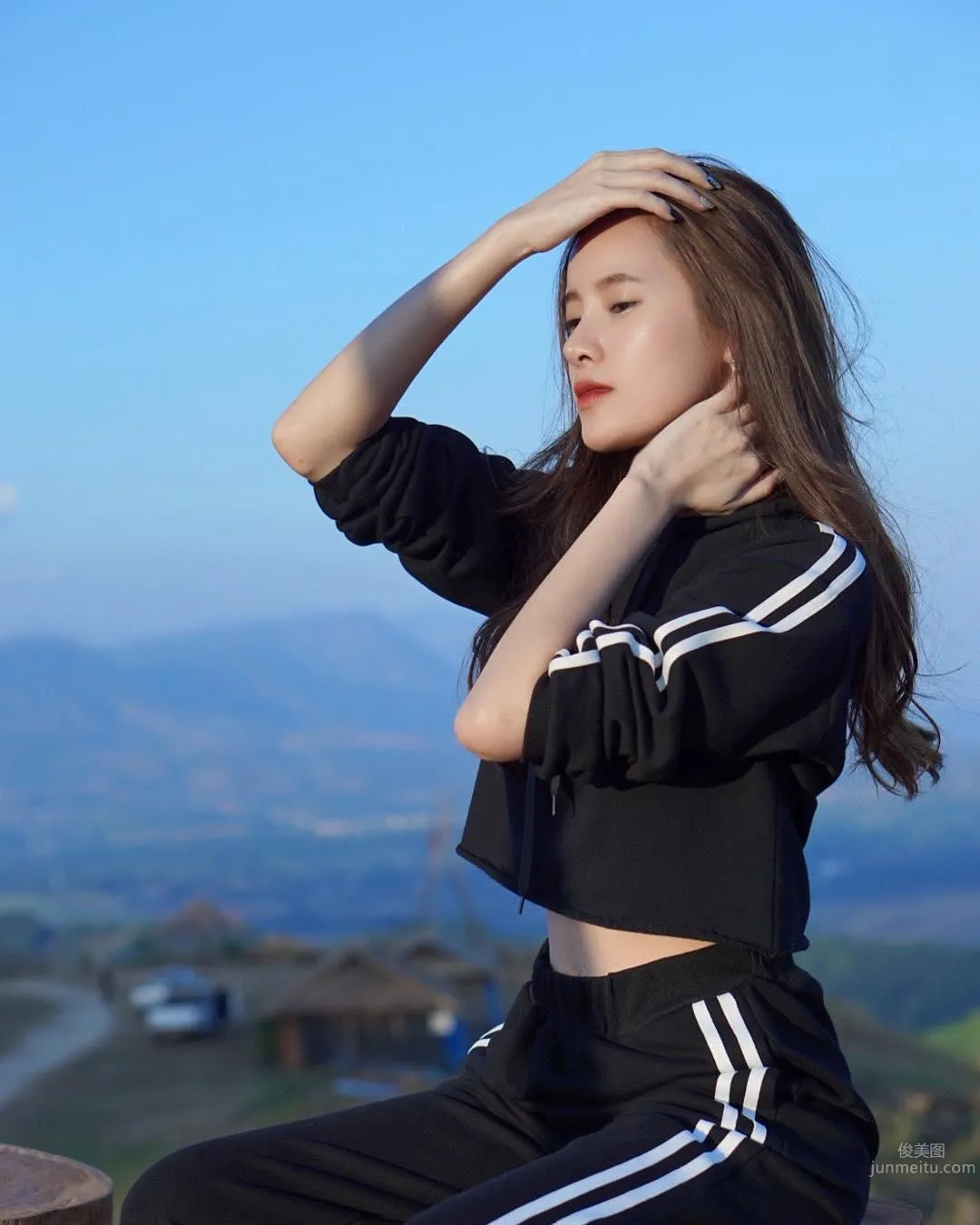 氣質空靈「鄰家正妹」讓人看出神了！白嫩大長腿太吸睛，天菜的完美标準！ 50