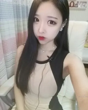 超性感！南韓E杯主播세희惹火的「深夜自拍」 12