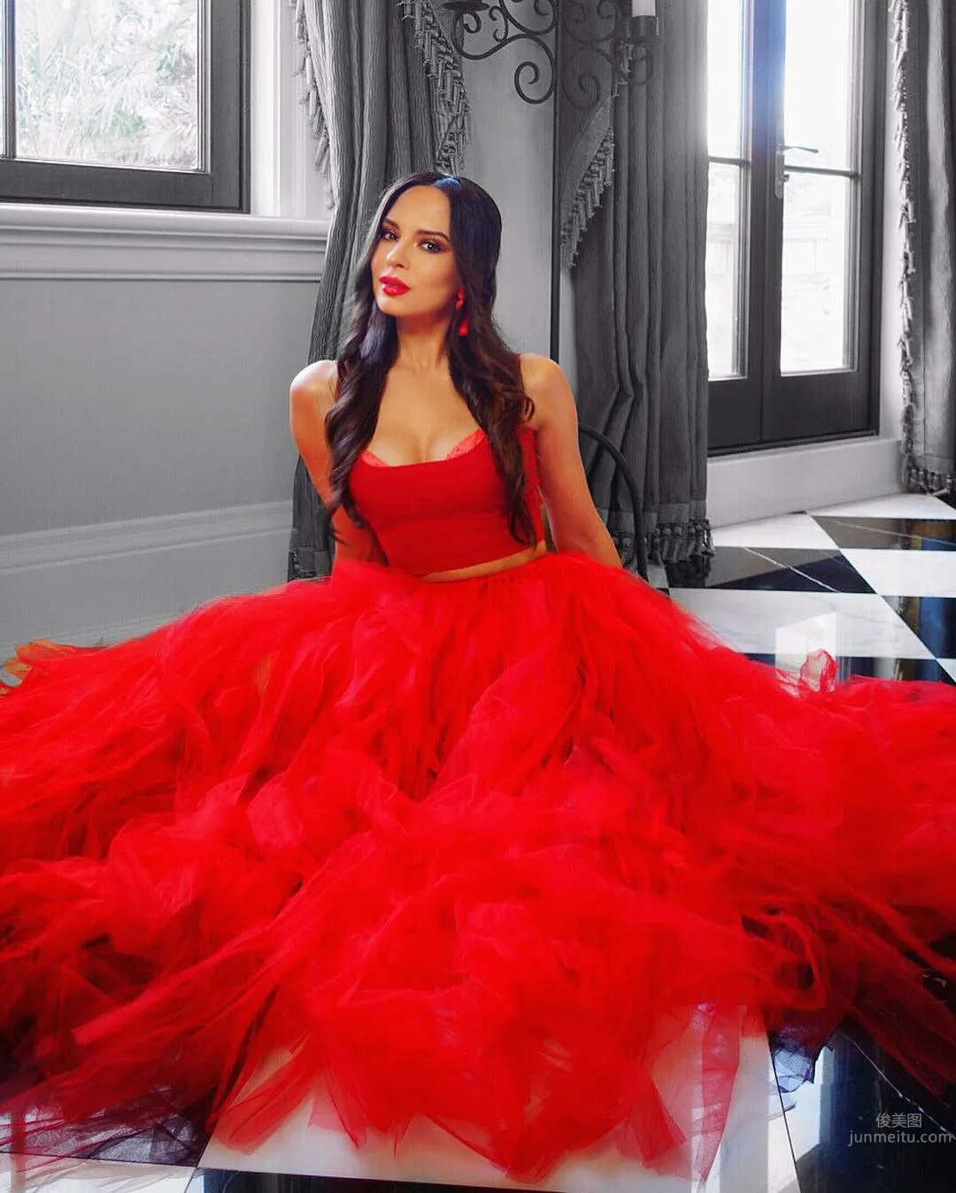 Lola Astanova- 美豔鋼琴家私房照 31
