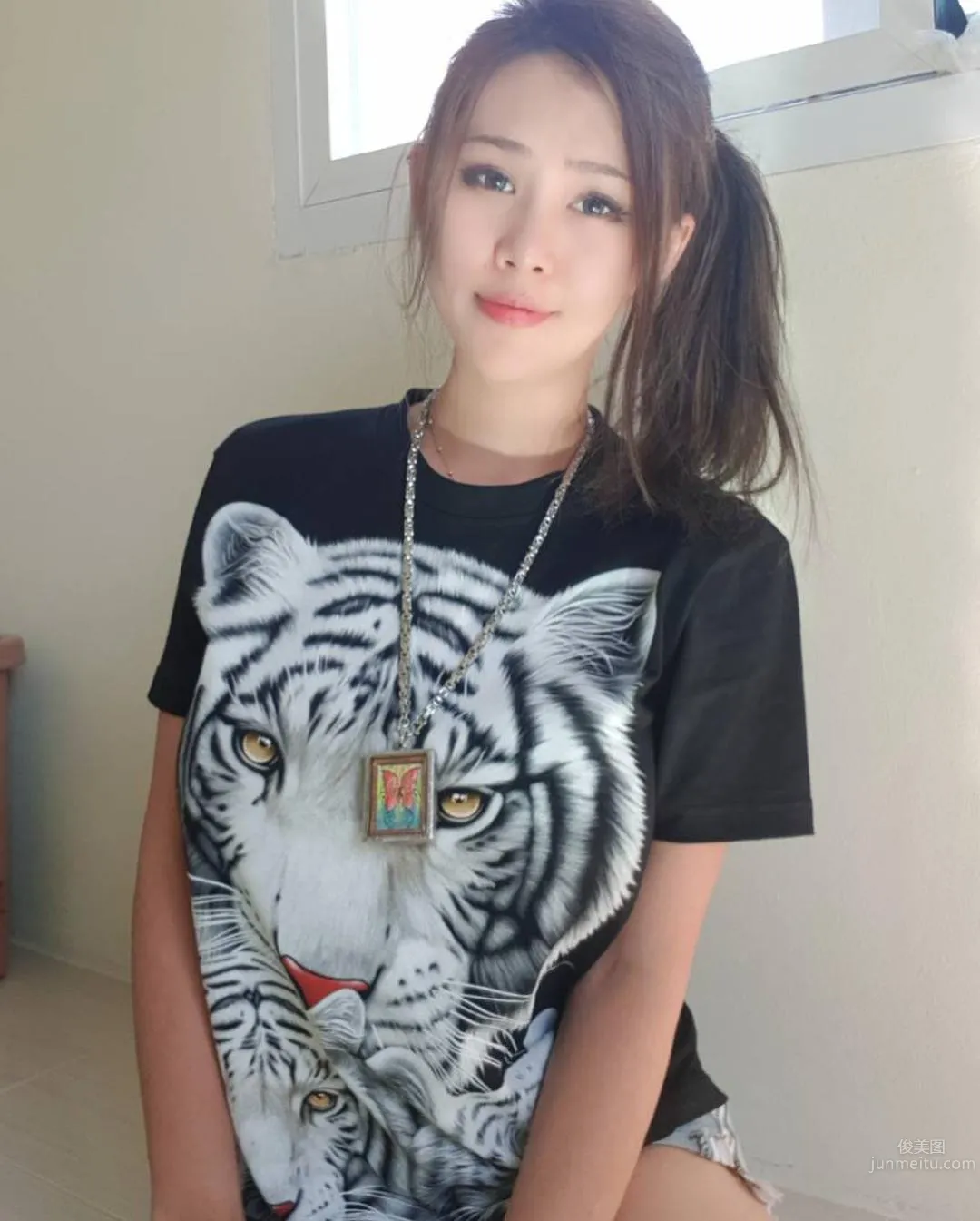台灣I級豔後洪蓉 超震撼的事業線 15