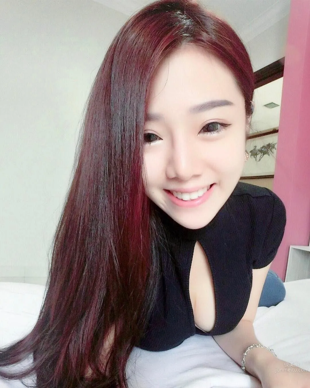 Lynna Lin- 強大反差萌！超萌小甜心擁「深溝長腿」 4