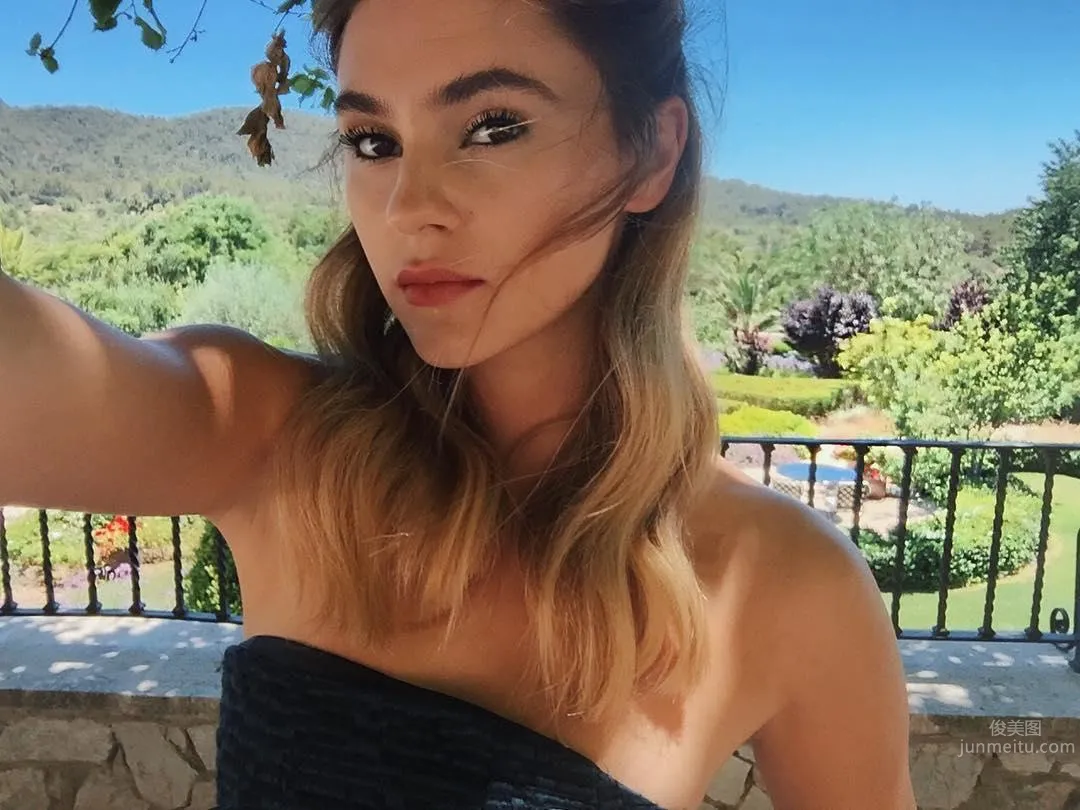 气质甜心「Stefanie Giesinger」下身失踪逆天长腿现形_0