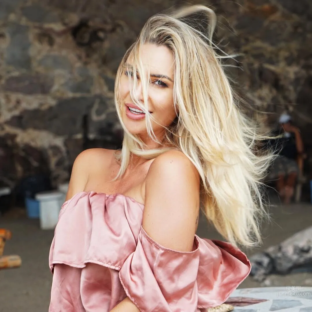 陶醉！巧克力奶妹「Rosanna Arkle」緊實蜜翹臀大放送 2