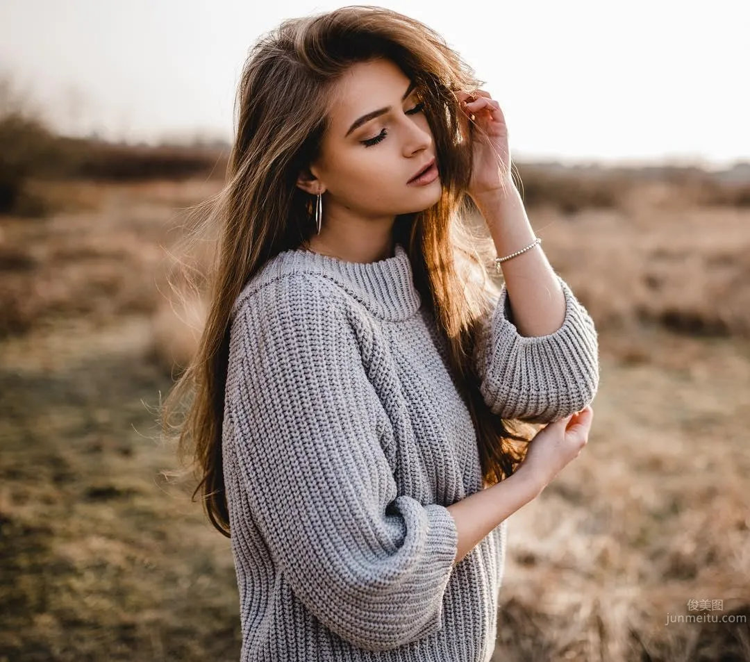 天使顔正妹「Anna Von Klinski」迷人電眼極緻魅惑 24