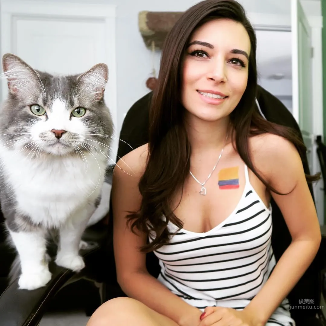 想一起激戰！電玩直播妹「Alinity Divine」清新自然 1