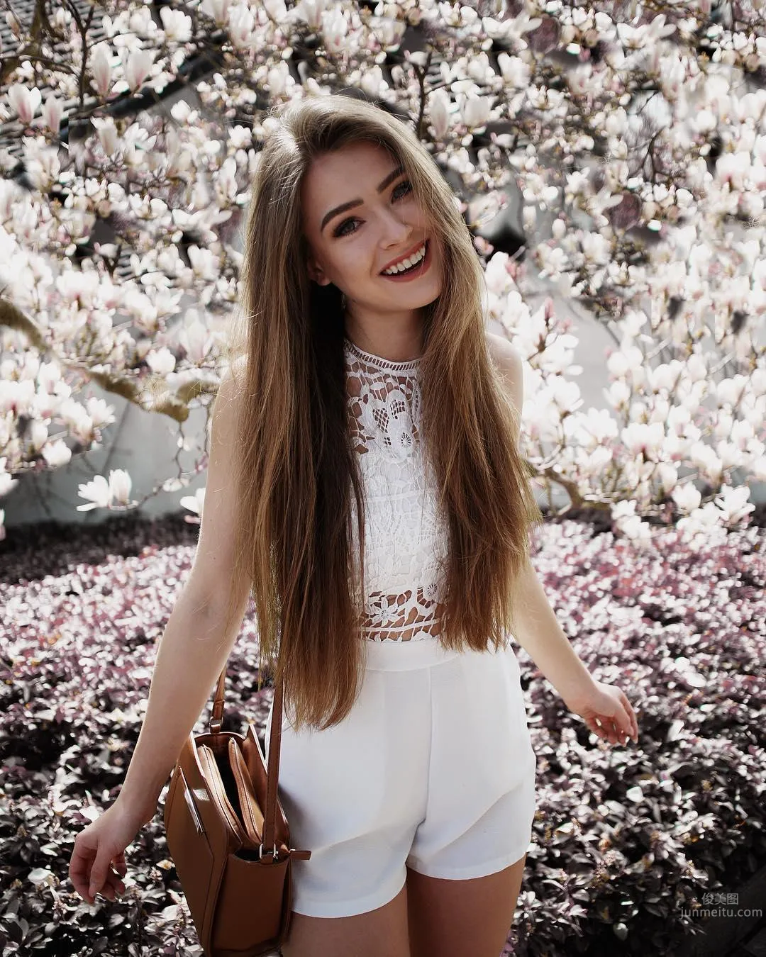 天使顔正妹「Anna Von Klinski」迷人電眼極緻魅惑 38