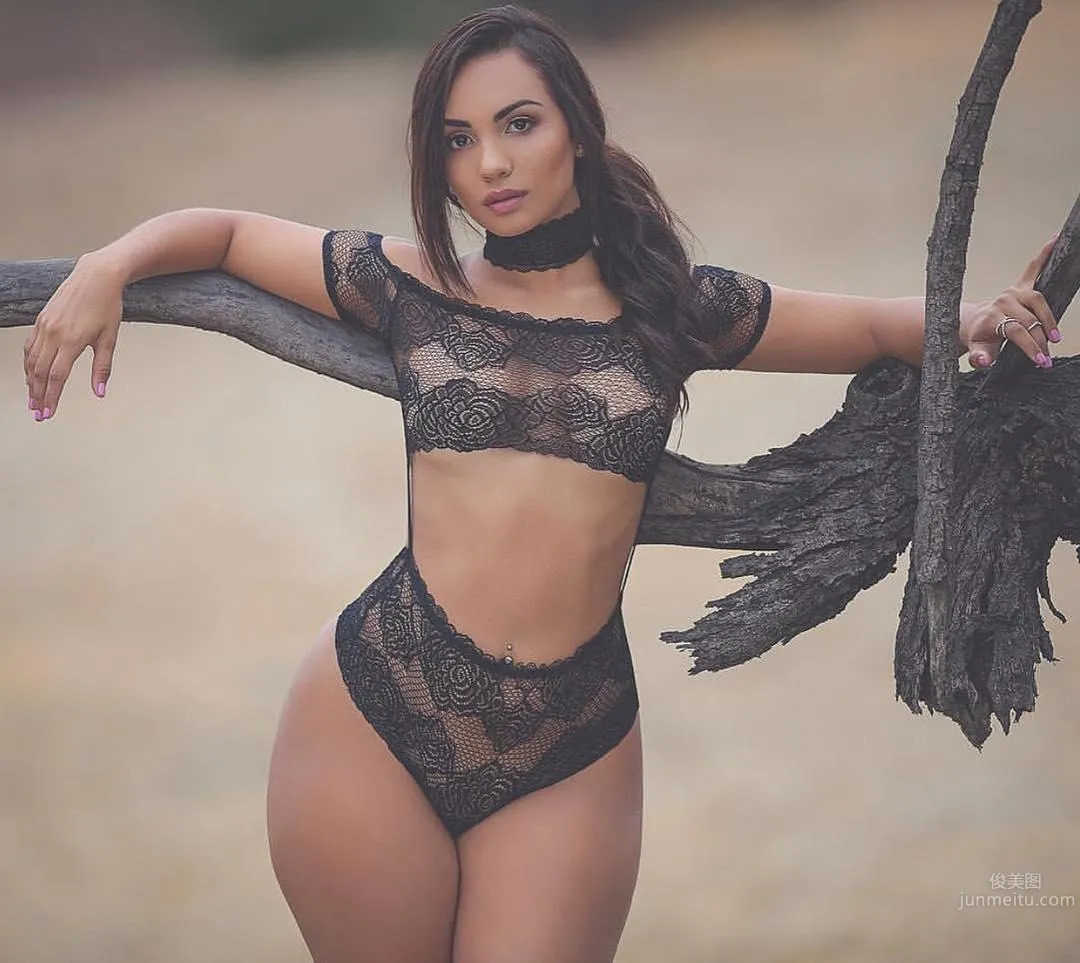 Q弹！蜜桃女王「Camila Bernal」3D浑圆立体视觉超震撼_24
