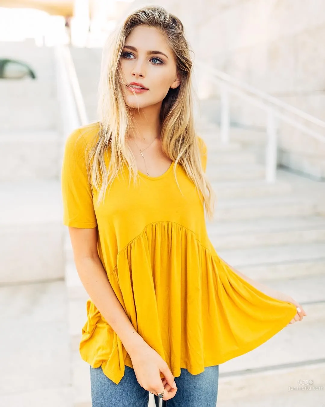 Liberty Netuschil- 极品部落客美女_4