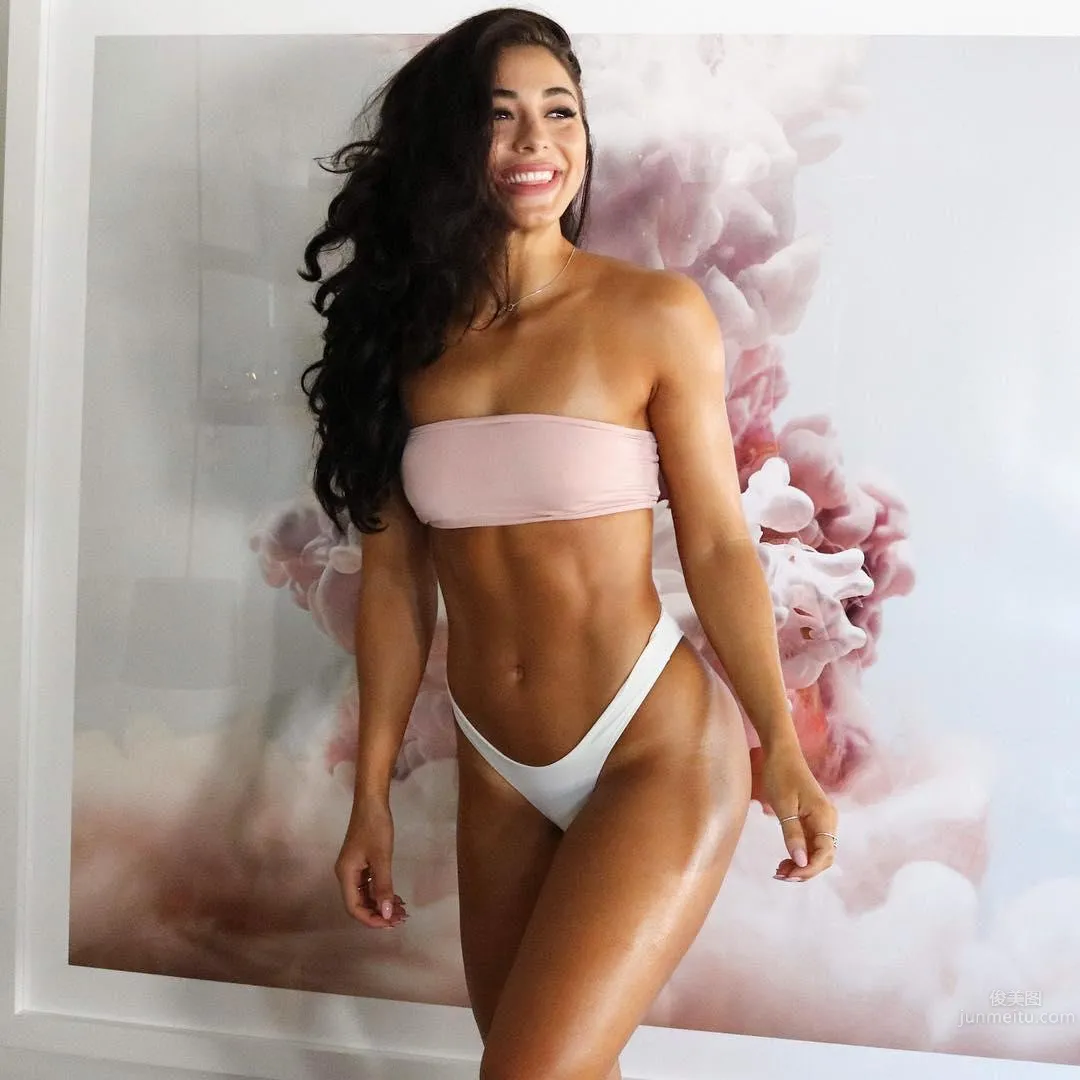 一起動起來！健身正妹「Danielle Robertson」自拍狂秀小蠻腰 43