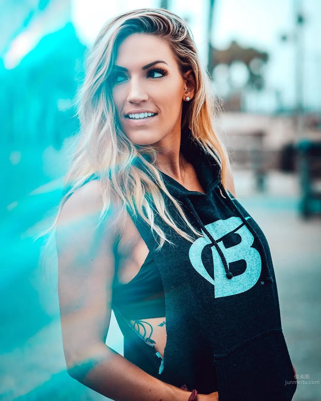 Courtney Gardner- 南半球美人立體弧線好誘人 41