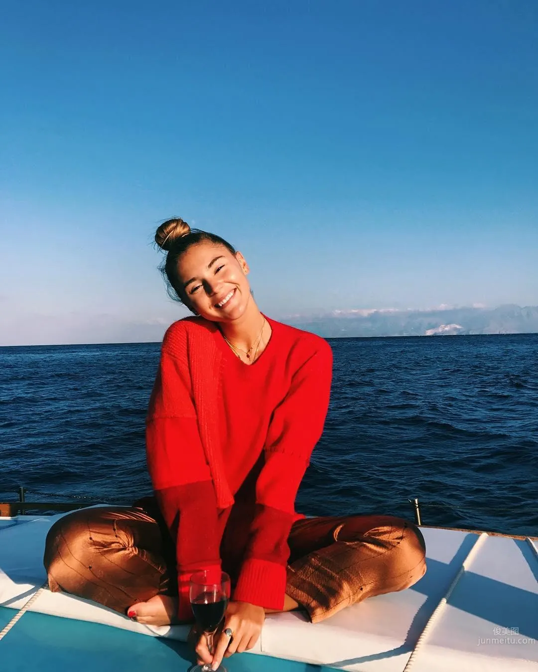 气质甜心「Stefanie Giesinger」下身失踪逆天长腿现形_18