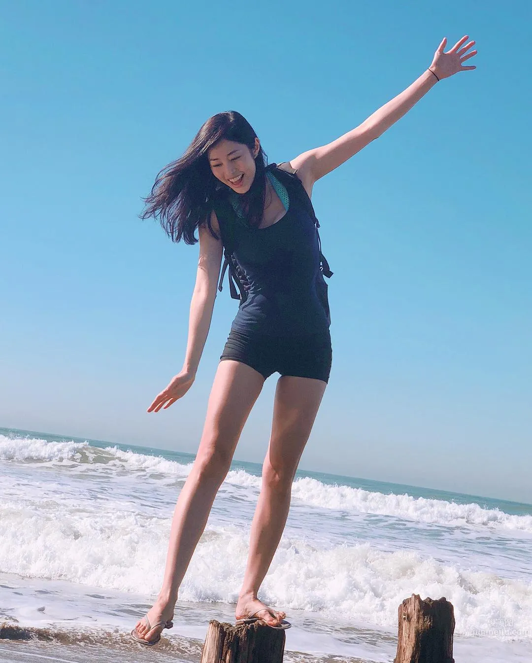 好猖狂！比基尼正妹Danielle S波濤胸湧 8