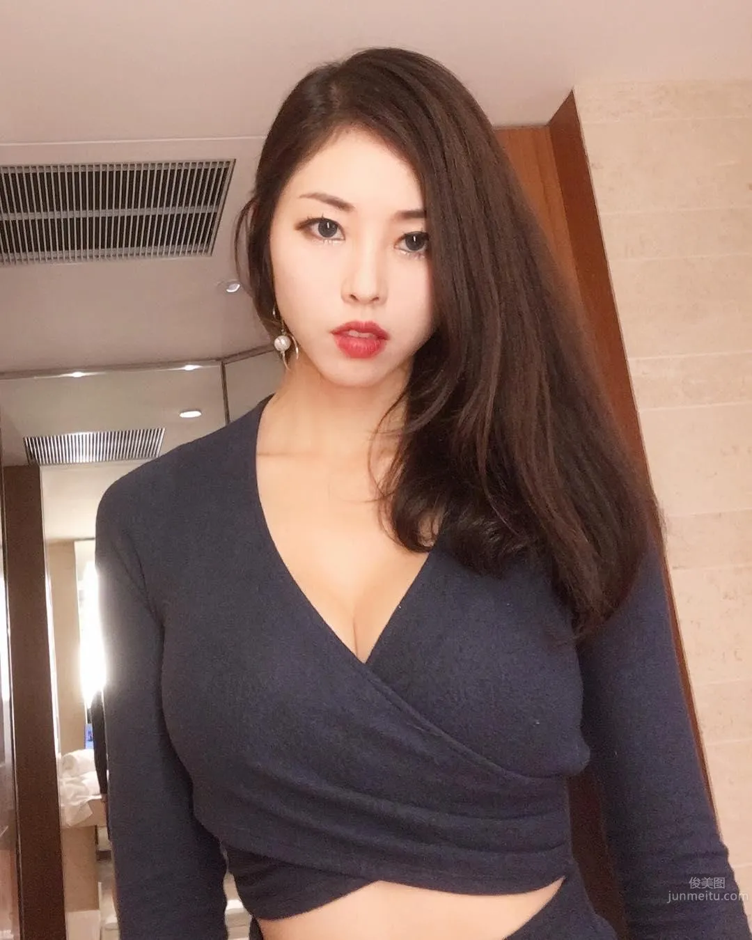 好猖狂！比基尼正妹Danielle S波濤胸湧 2