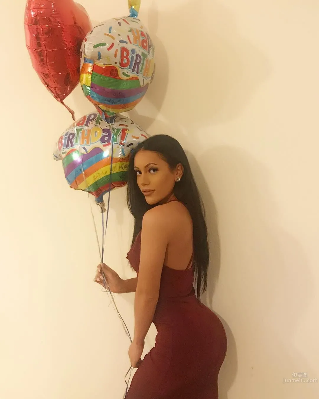 拚了！Alicia Sollazzo潛力無限，美胸翹臀性感曲線 15