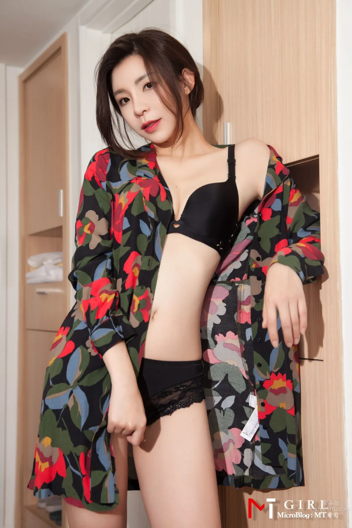 那依辰- [MTgirl蜜团女孩] NO.001 沙发_26