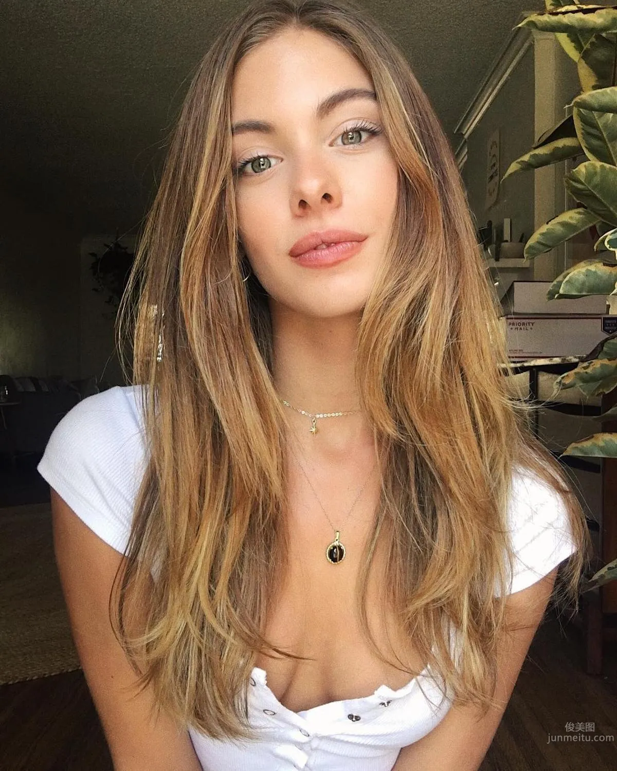 Carmella Rose- 保守但性感的丽人_27