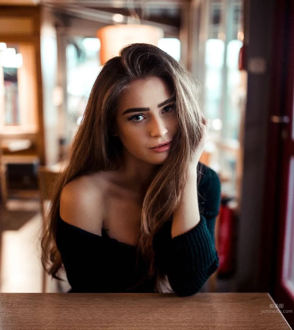 天使顔正妹「Anna Von Klinski」迷人電眼極緻魅惑 15