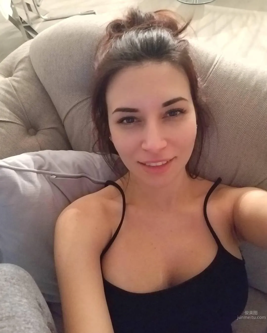 想一起激戰！電玩直播妹「Alinity Divine」清新自然 29