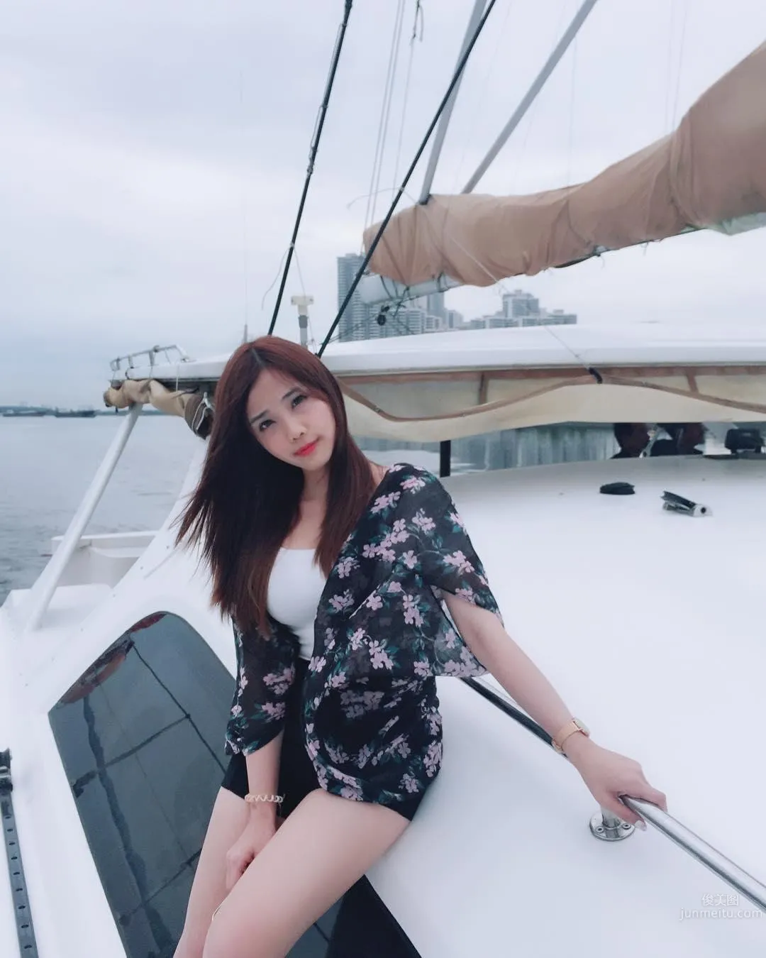 大馬正妹Rainy Lly 氣質滿分身材姣好系的女孩 12
