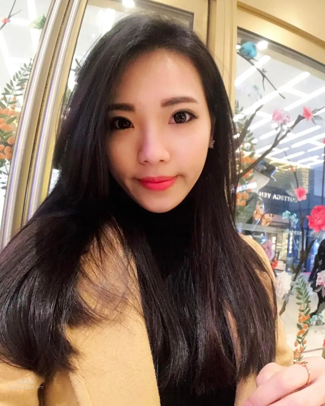 鼎泰豐正妹員工「黃淑萌」 比基尼爆出大白包子！ 5