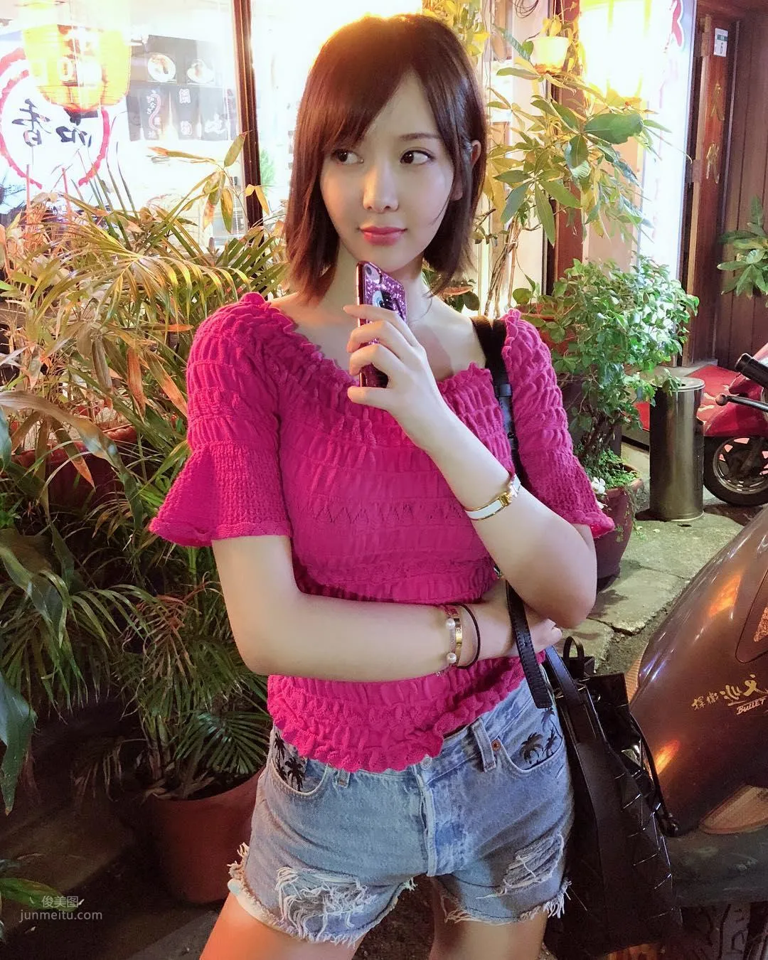 台灣短發妹言兒Yen 火辣的身材太逼人 8